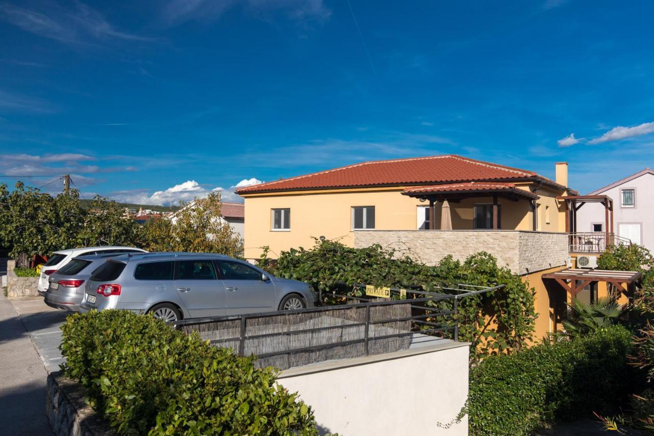 Apartmani Laura Krk Krk Town Eksteriør bilde